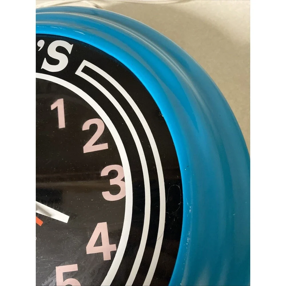 Vintage Mom Bar And Grill Light Clock 14